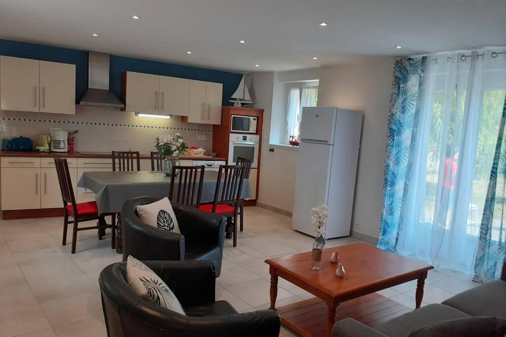 Appartement 4 Pers Dans Longere A 800M De La Plage Plouhinec  エクステリア 写真